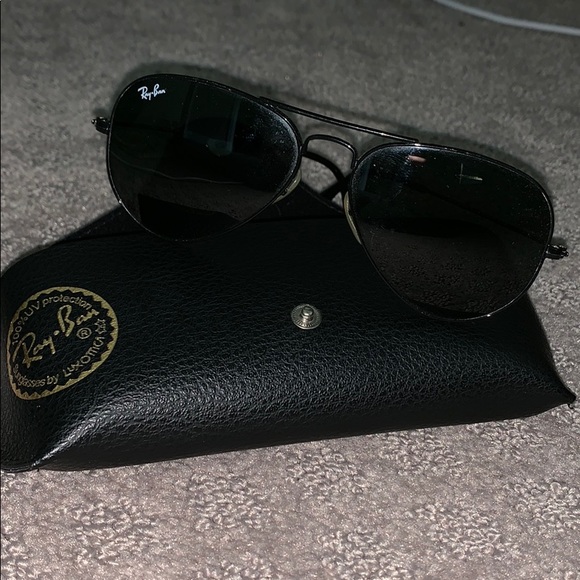 Ray-Ban Accessories - Black aviator Ray-Bans with case